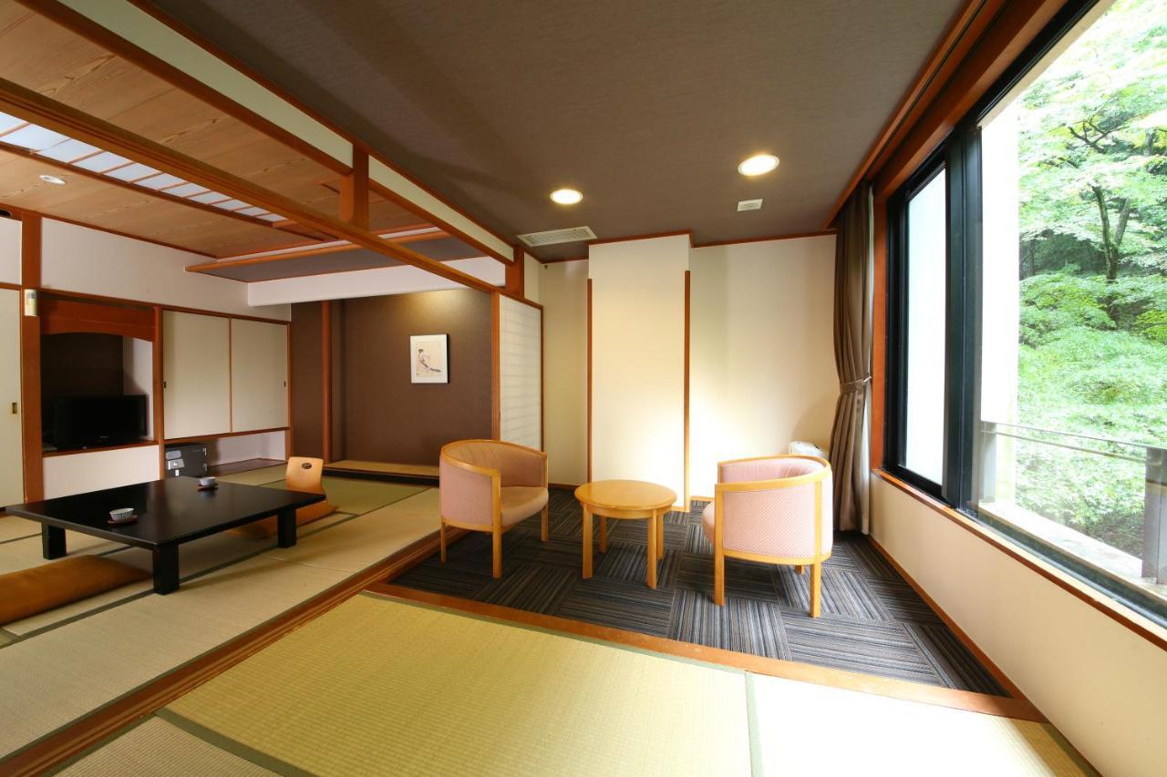 Отель Ooedo Onsen Monogatari Ikaho Shibukawa Экстерьер фото